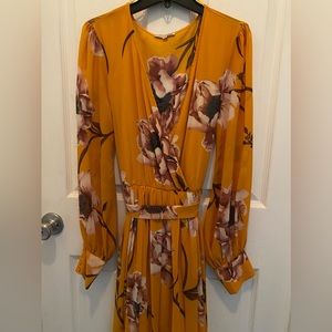 Fashion Nova Maxi Summer Dress Floral Yellow/Gold Long sleeve
